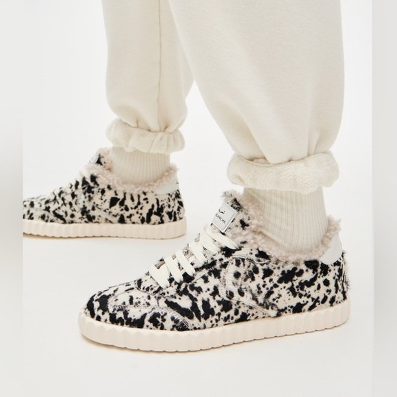 NWT VOILE BLANCHE Ines Faux Fur Sneakers in Black-White - Picture 3 of 15